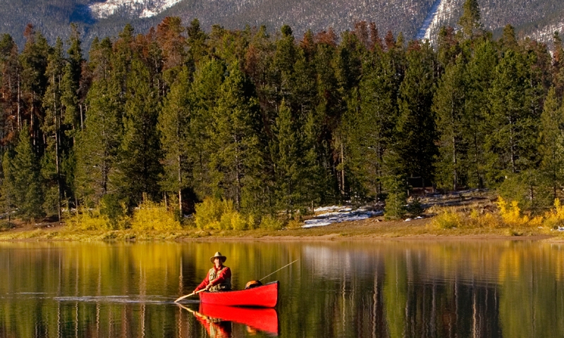 Canoeing on Lake Dillon